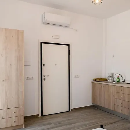 Santorini Life Vibrant Studio 50m From The Beach