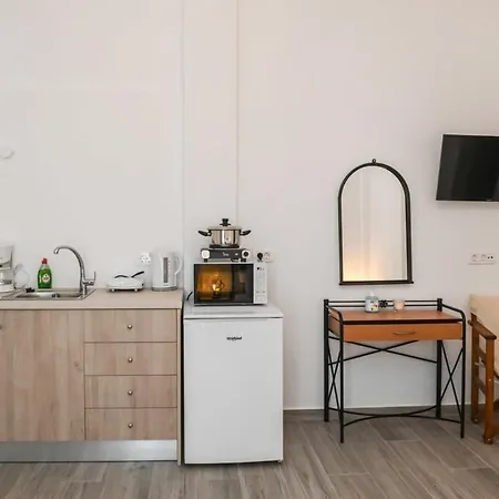 شقة Santorini Life Vibrant Studio 50m From The Beach *